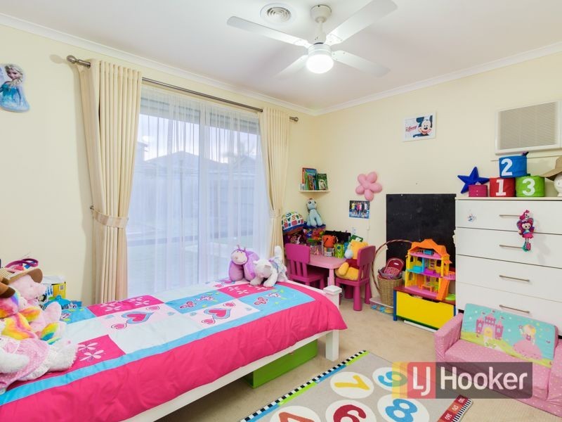 12 The Parkway, Hampton Park VIC 3976