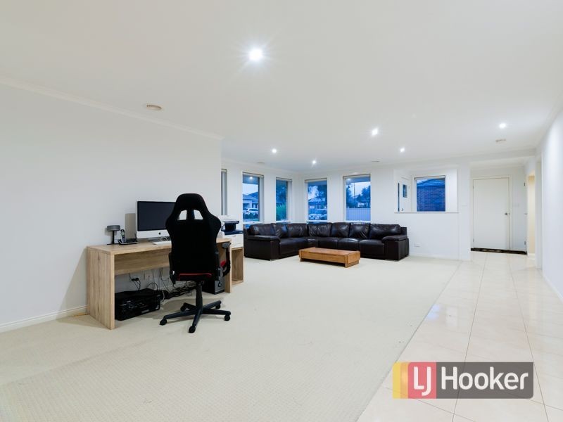 1 Yorkshire Drive, Cranbourne North VIC 3977