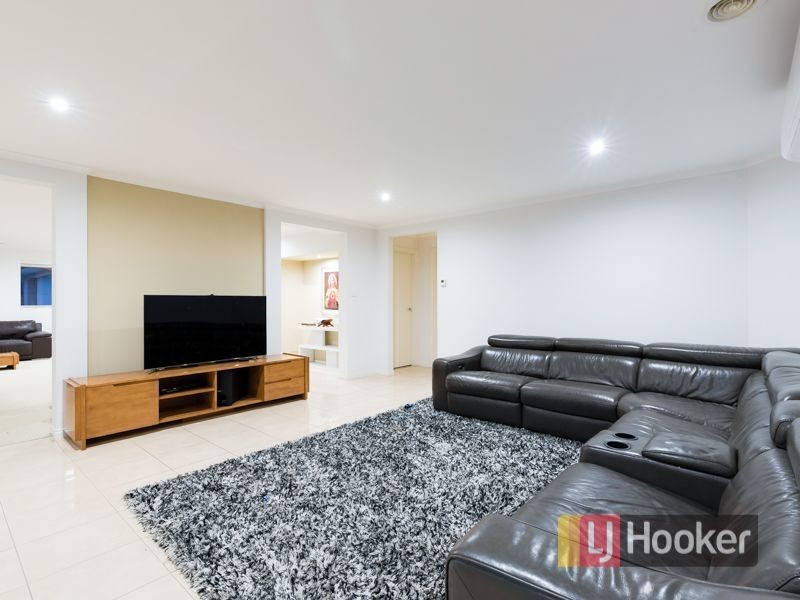 1 Yorkshire Drive, Cranbourne North VIC 3977