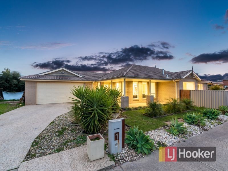 1 Yorkshire Drive, Cranbourne North VIC 3977