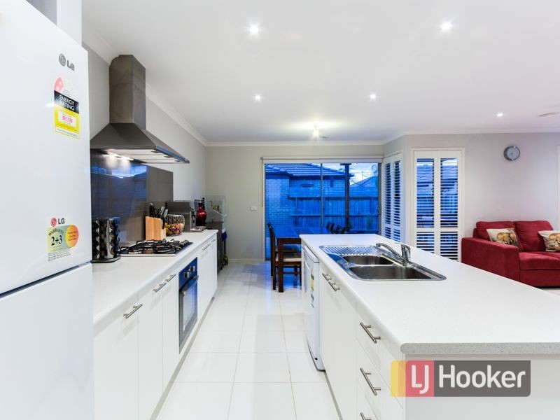 26 Pyrenees Road, Clyde VIC 3978