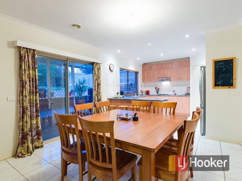 18 Ridgemont Drive, Berwick VIC 3806