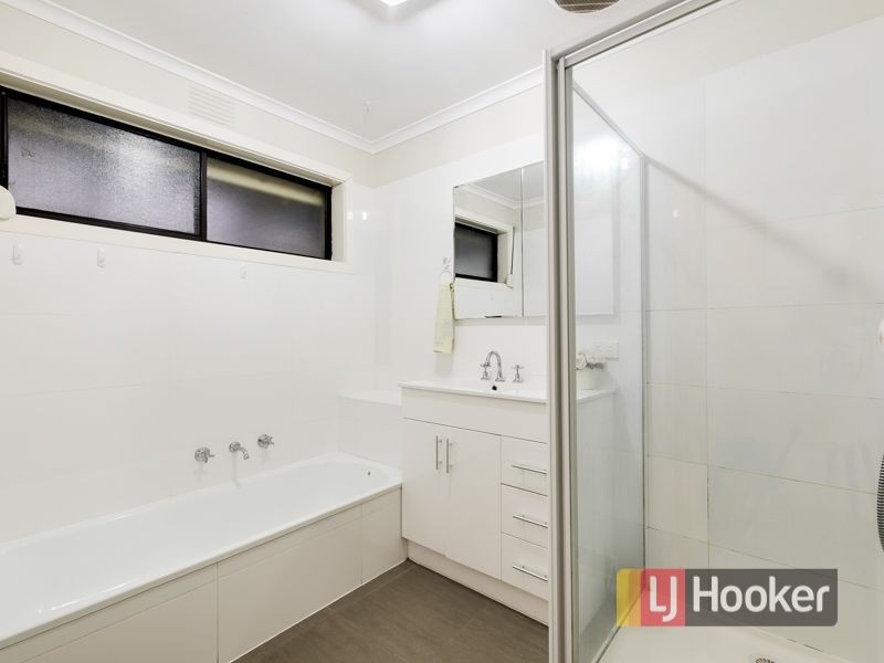 6 Pound Road, Hampton Park VIC 3976