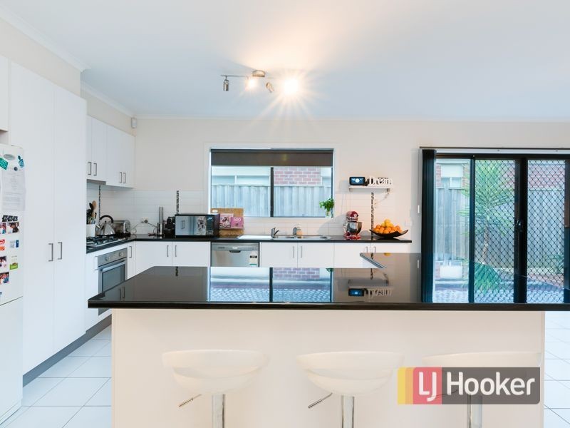 58 Sussex Avenue, Cranbourne North VIC 3977