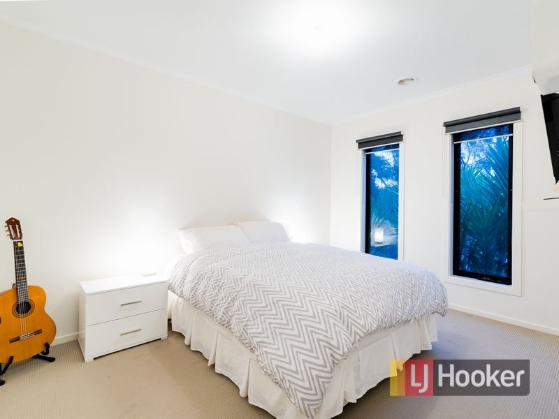 58 Sussex Avenue, Cranbourne North VIC 3977