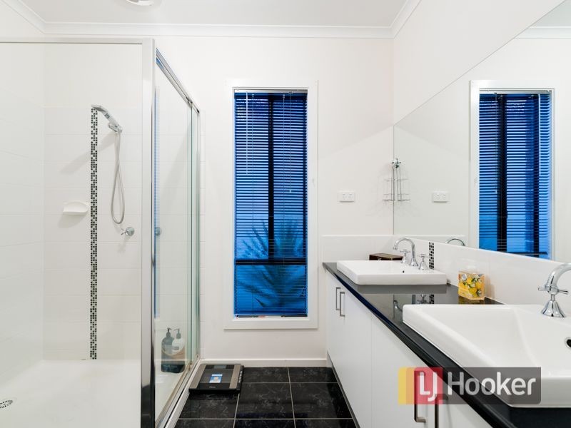 58 Sussex Avenue, Cranbourne North VIC 3977