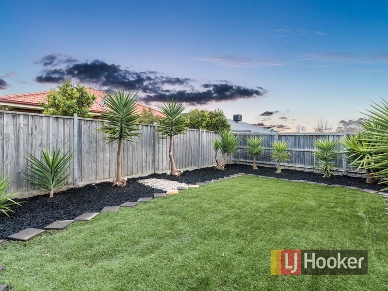58 Sussex Avenue, Cranbourne North VIC 3977