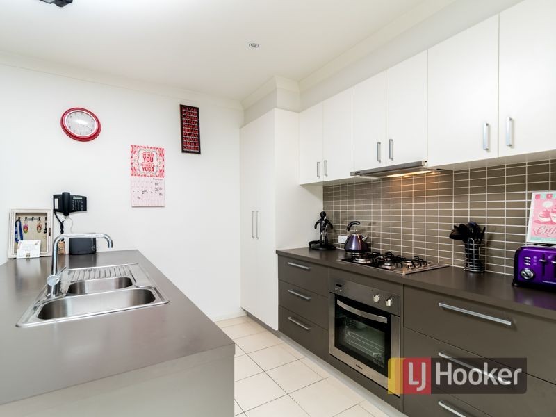 9 Peppermint Row, Officer VIC 3809