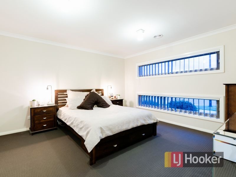 37 Edenbrook Circuit, Pakenham VIC 3810