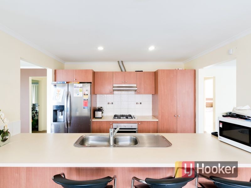 15 Penhurst Way, Cranbourne North VIC 3977