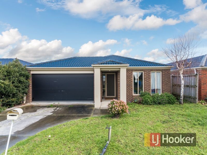15 Penhurst Way, Cranbourne North VIC 3977