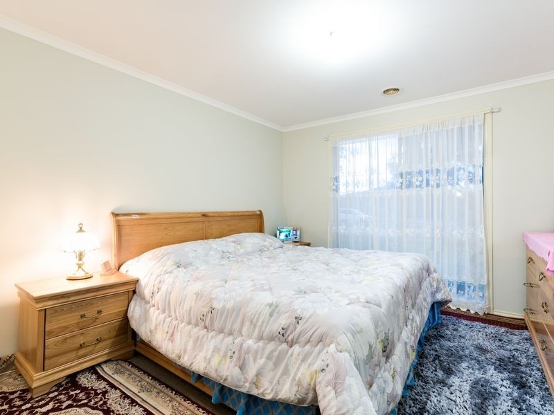 12 Nile Crescent, Cranbourne VIC 3977