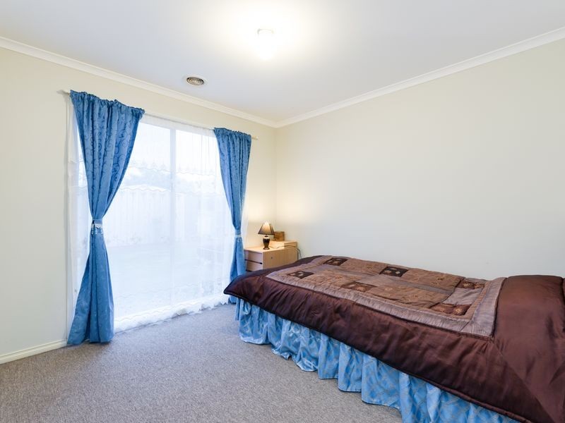 12 Nile Crescent, Cranbourne VIC 3977