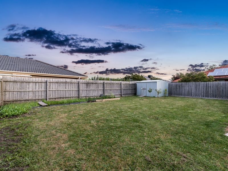 12 Nile Crescent, Cranbourne VIC 3977