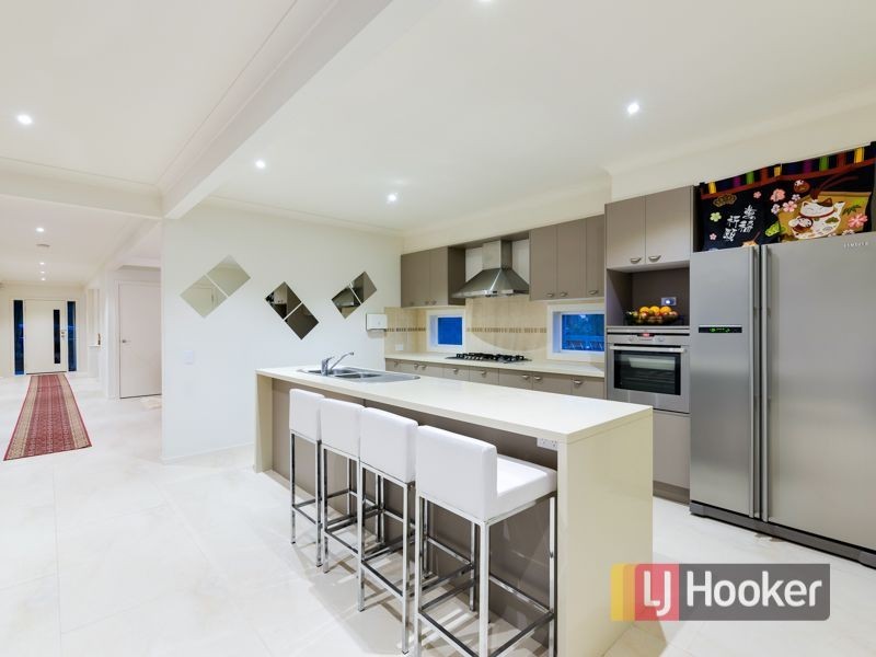 6 Florio Close, Berwick VIC 3806