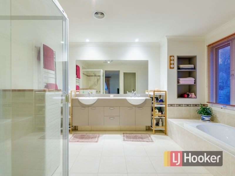 6 Florio Close, Berwick VIC 3806