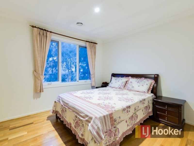 6 Florio Close, Berwick VIC 3806