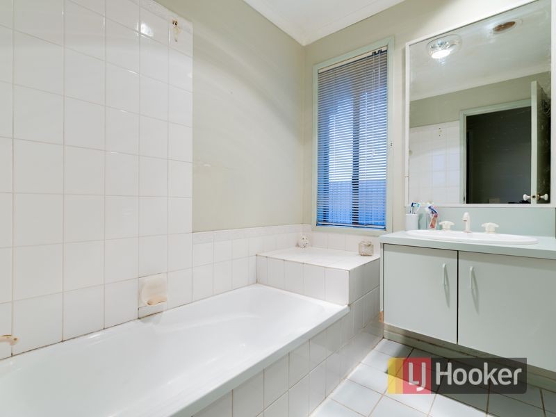 23 Strathaird Drive, Narre Warren South VIC 3805