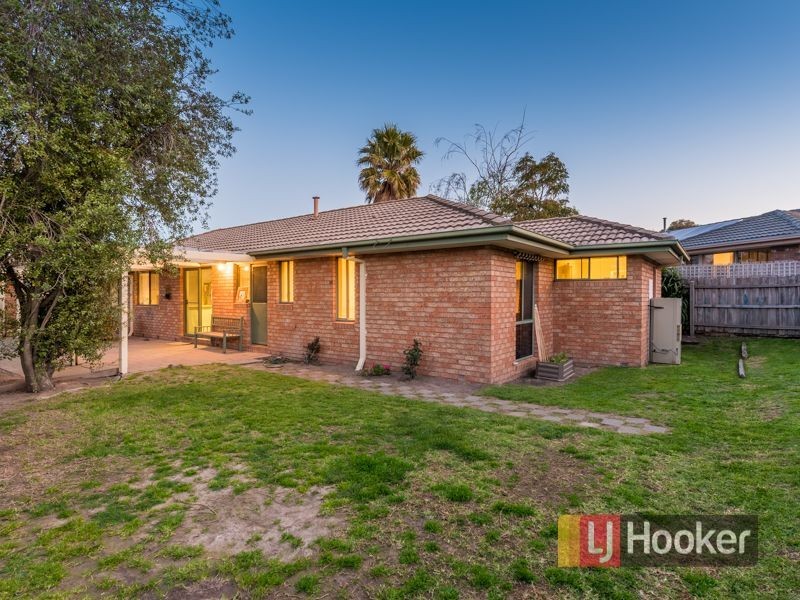 23 Strathaird Drive, Narre Warren South VIC 3805