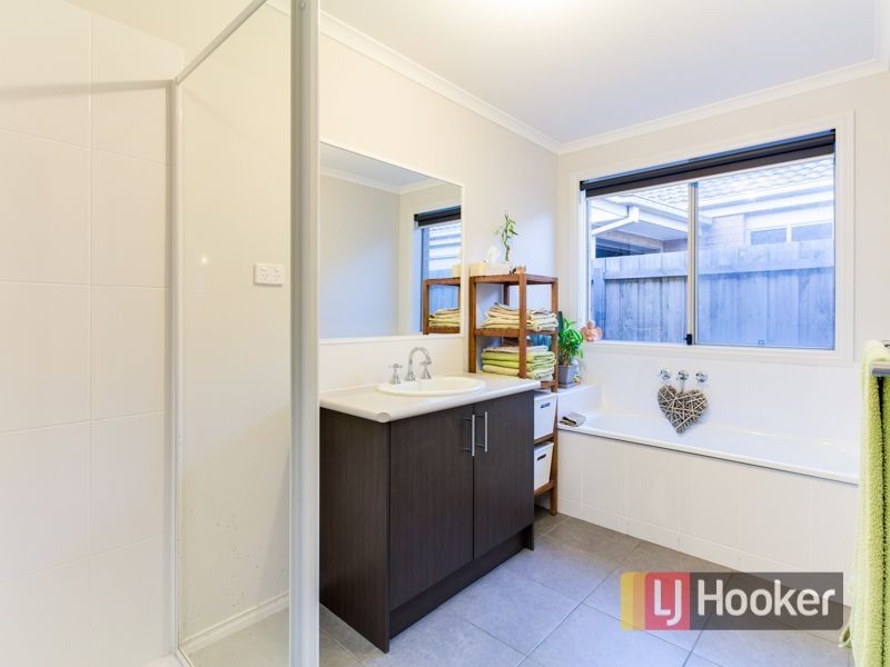 14 Elliott Parade, Lynbrook VIC 3975