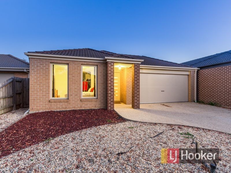 14 Elliott Parade, Lynbrook VIC 3975