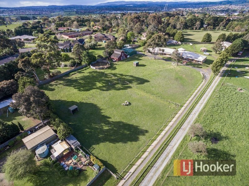 390 Pound Road, Narre Warren South VIC 3805