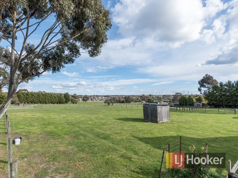 390 Pound Road, Narre Warren South VIC 3805