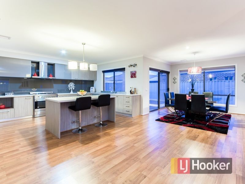 18 Ardent Crescent, Cranbourne East VIC 3977