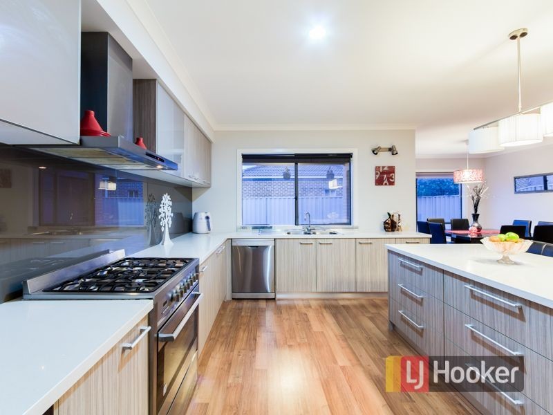 18 Ardent Crescent, Cranbourne East VIC 3977