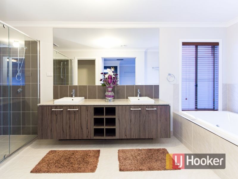 18 Ardent Crescent, Cranbourne East VIC 3977