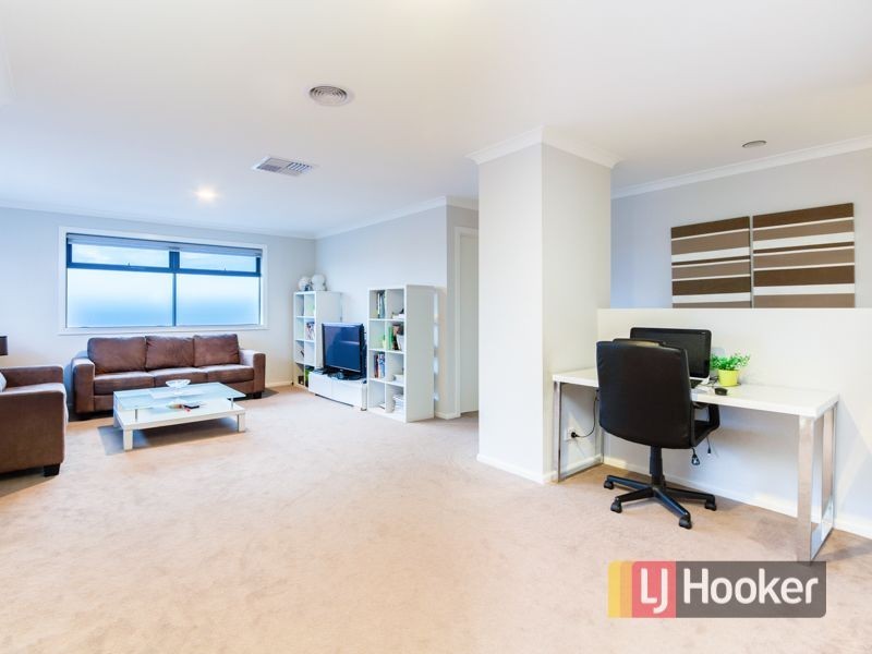 18 Ardent Crescent, Cranbourne East VIC 3977