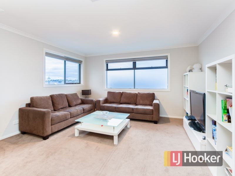 18 Ardent Crescent, Cranbourne East VIC 3977