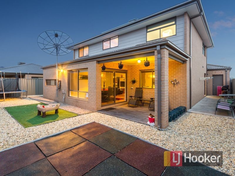 18 Ardent Crescent, Cranbourne East VIC 3977