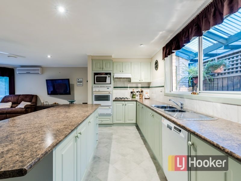 13 Adelong Court, Berwick VIC 3806