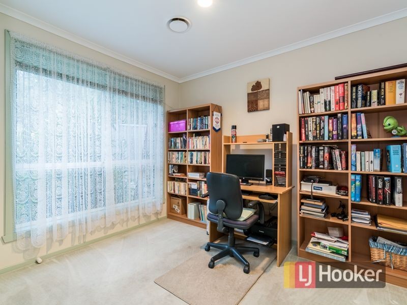 13 Adelong Court, Berwick VIC 3806