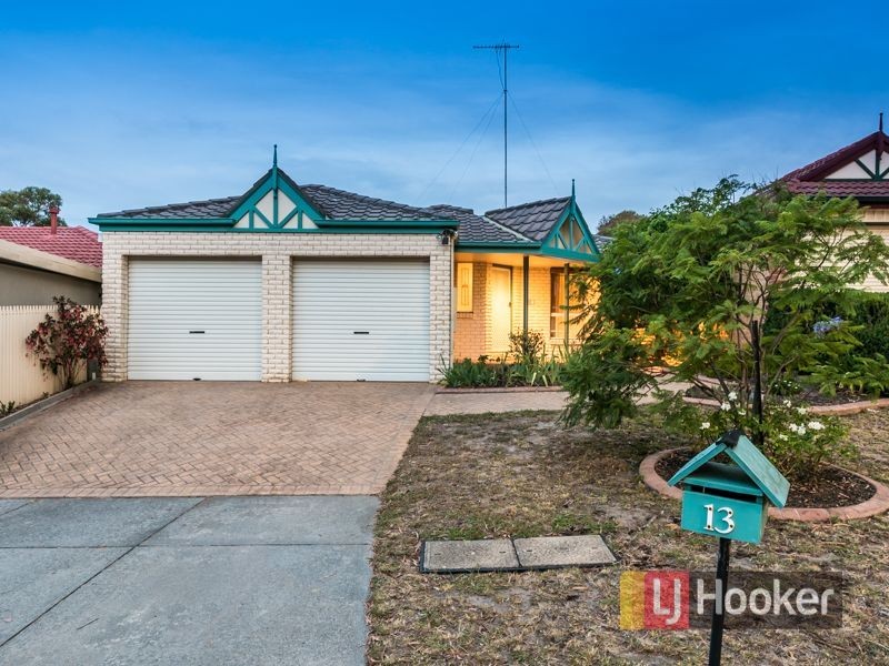 13 Adelong Court, Berwick VIC 3806