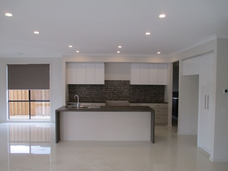 6 Buick Court, Cranbourne East VIC 3977