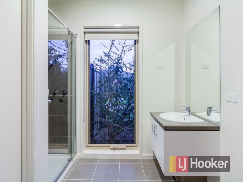 6 Cerulean Drive, Officer VIC 3809