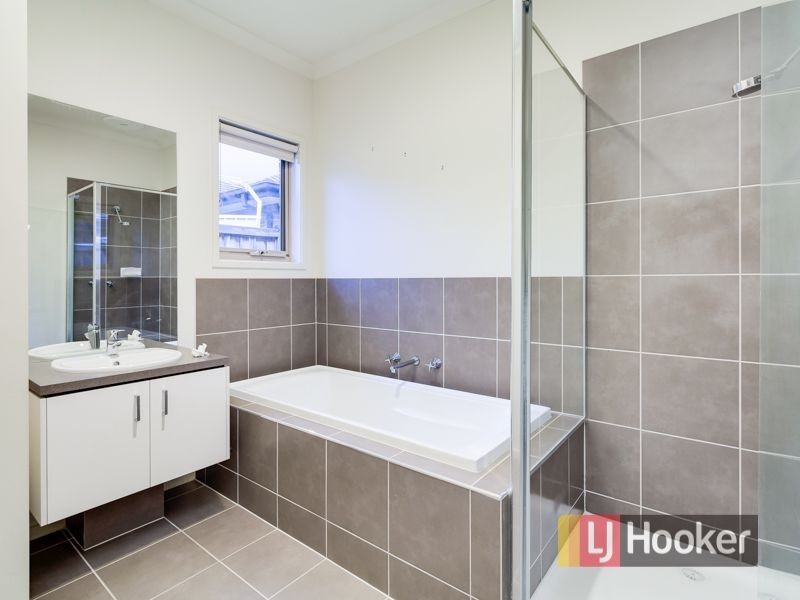 6 Cerulean Drive, Officer VIC 3809