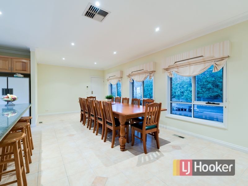 8 Treetop Terrace, Plenty VIC 3090