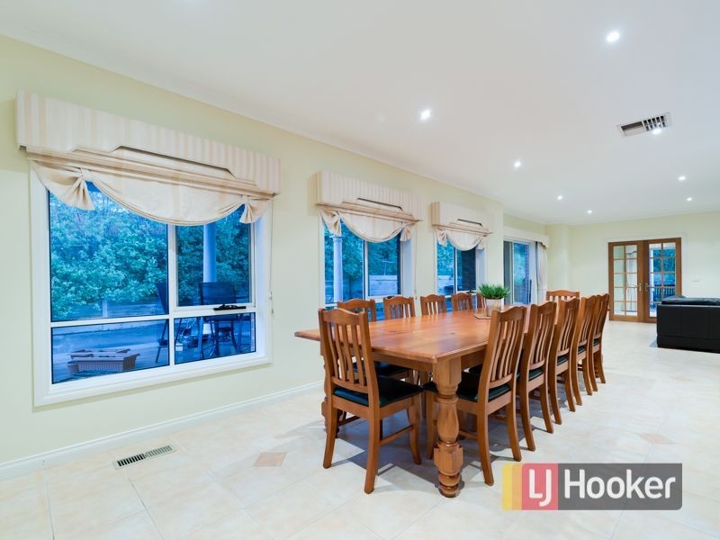 8 Treetop Terrace, Plenty VIC 3090