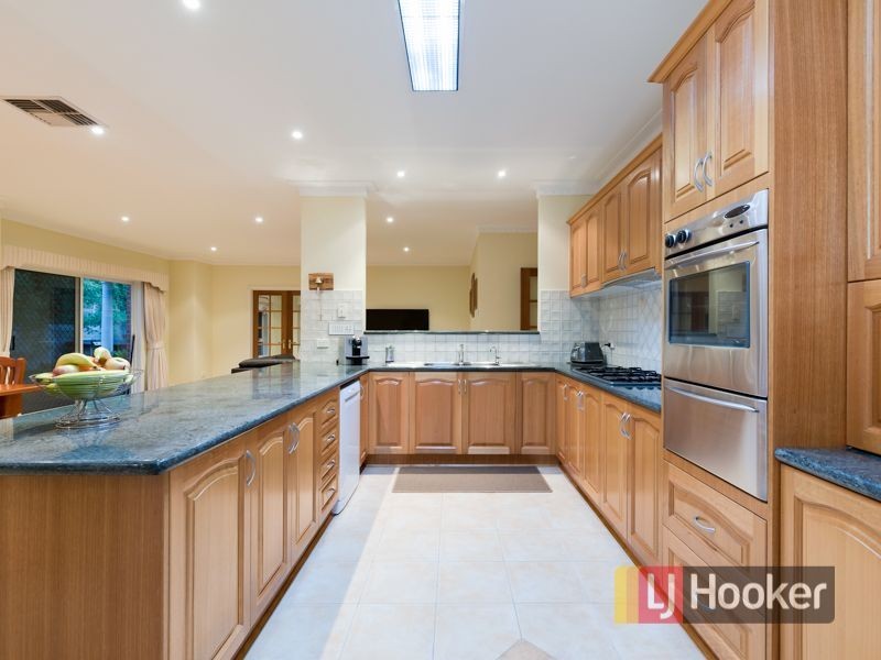 8 Treetop Terrace, Plenty VIC 3090