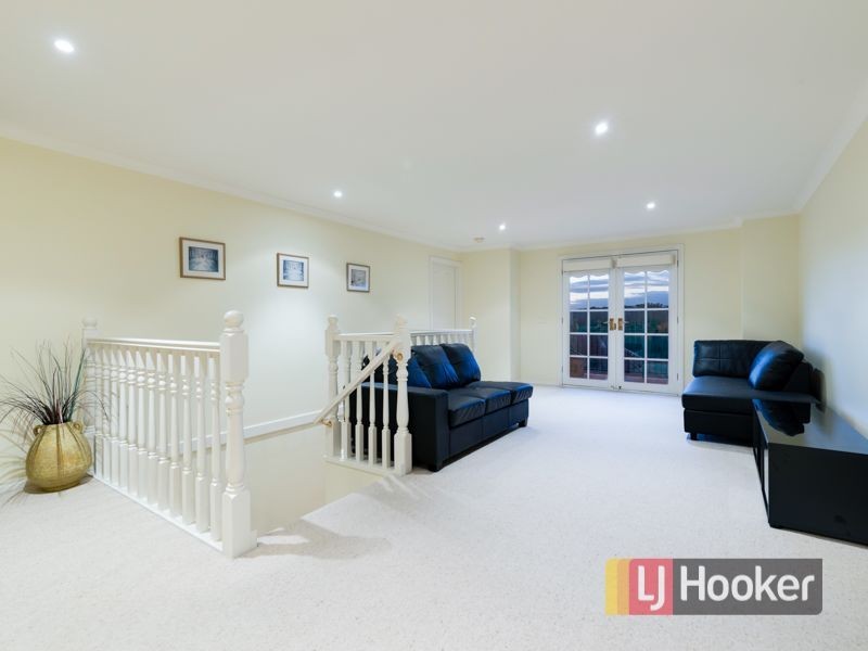 8 Treetop Terrace, Plenty VIC 3090