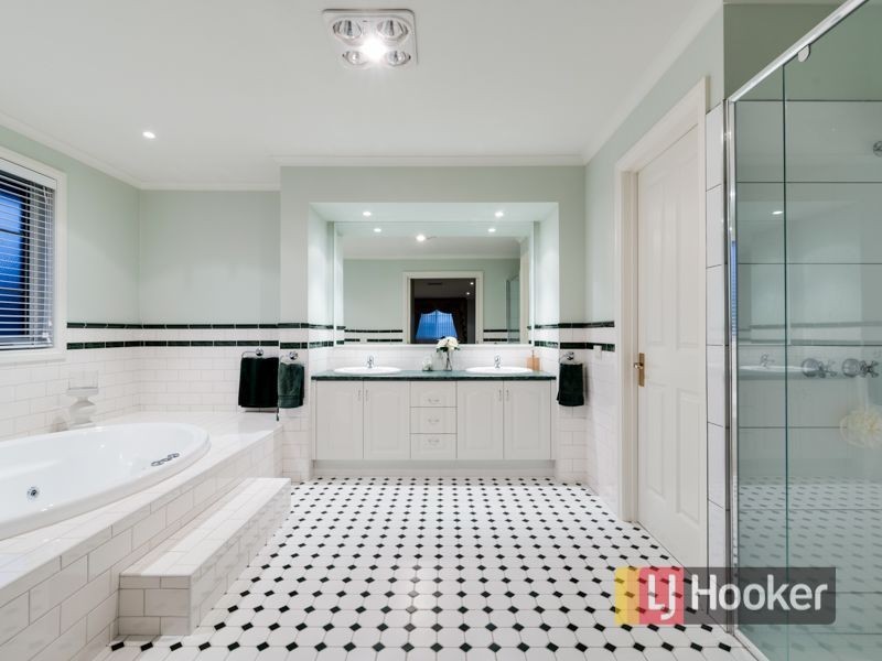 8 Treetop Terrace, Plenty VIC 3090