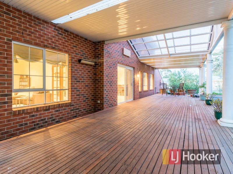 8 Treetop Terrace, Plenty VIC 3090