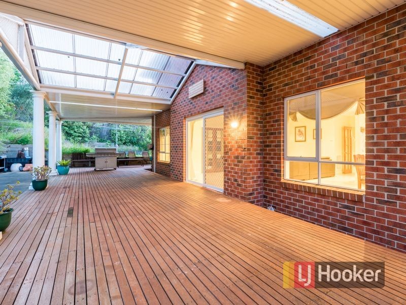 8 Treetop Terrace, Plenty VIC 3090