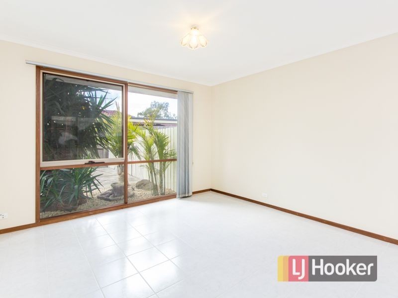 8 Edeys Run, Hampton Park VIC 3976
