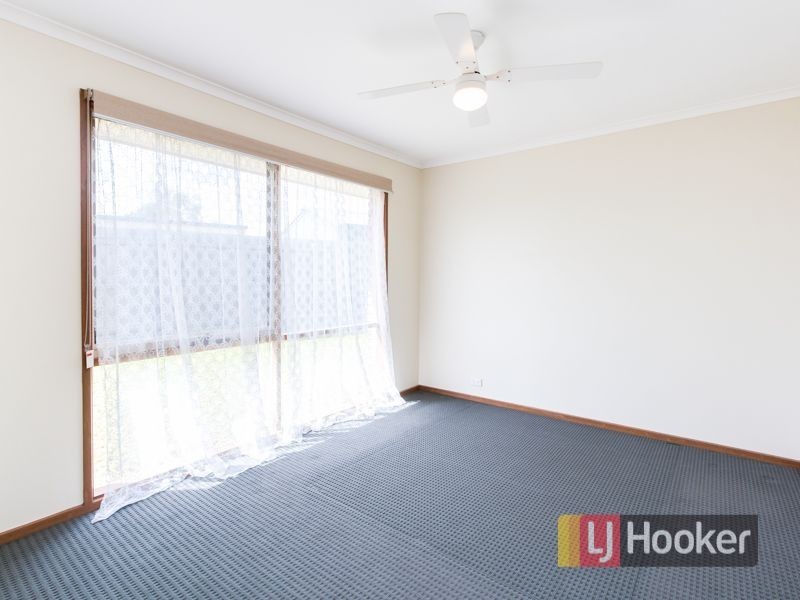 8 Edeys Run, Hampton Park VIC 3976