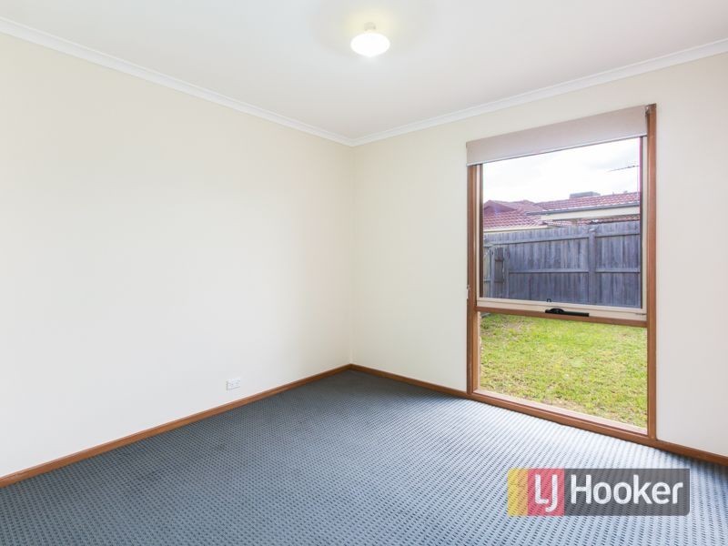 8 Edeys Run, Hampton Park VIC 3976
