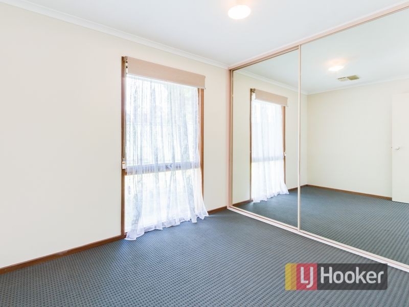 8 Edeys Run, Hampton Park VIC 3976